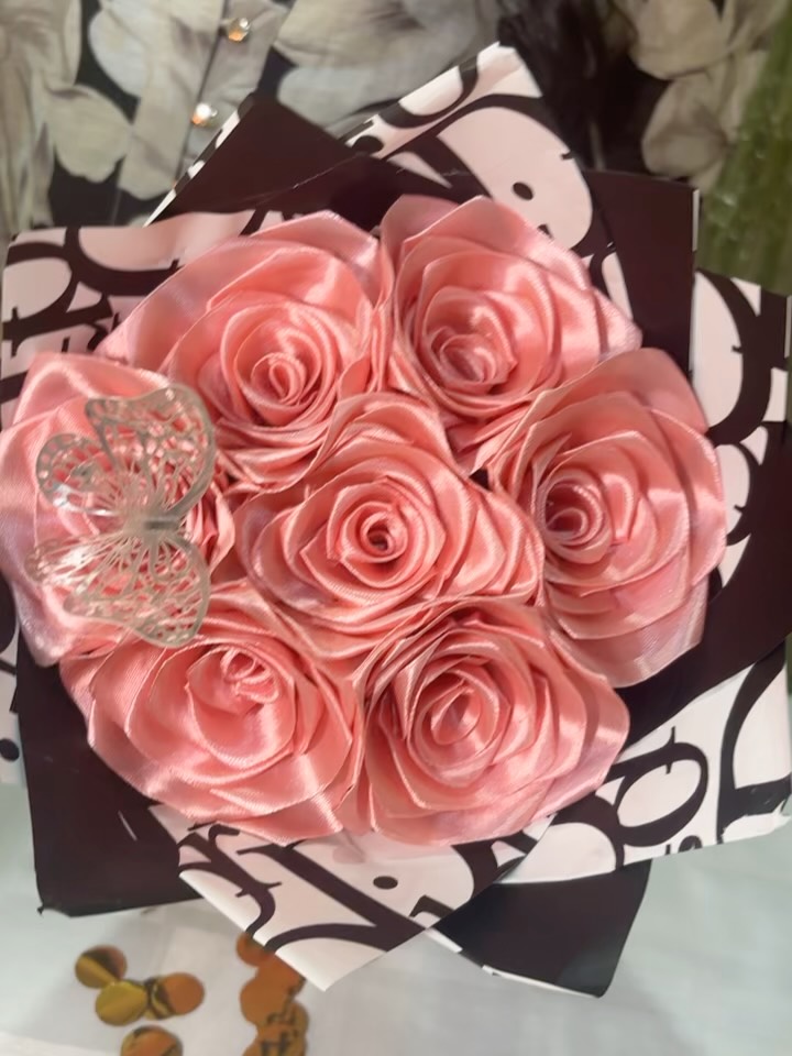 Ribbon bouquet 1 in row 2