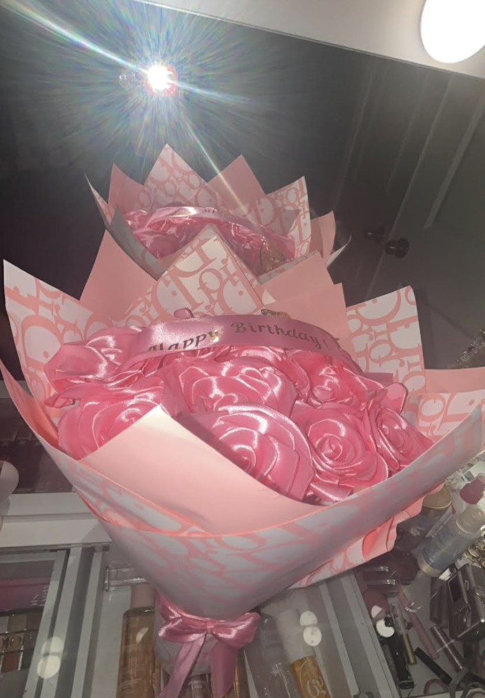 Ribbon bouquet 4 in row 3