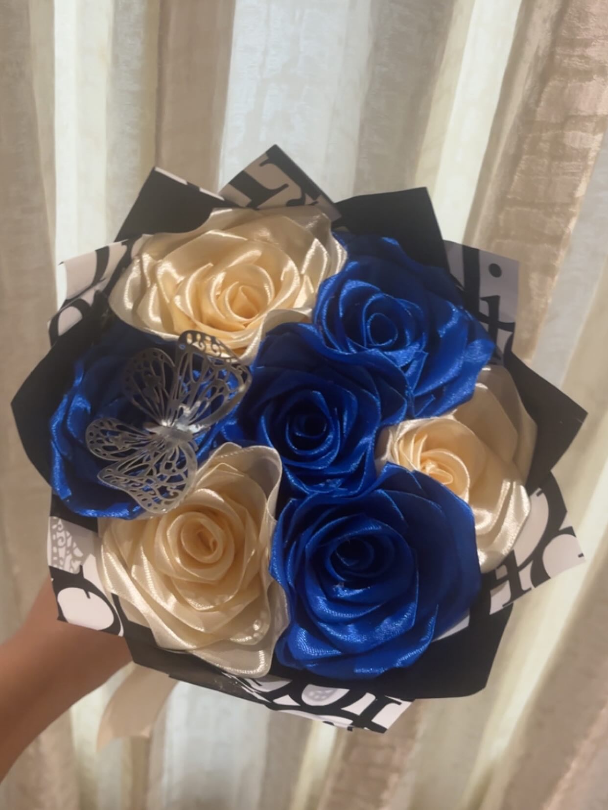 Ribbon bouquet 6 in row 2